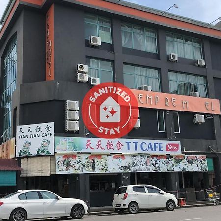 Super Oyo 90668 Joy Inn Miri Exterior foto