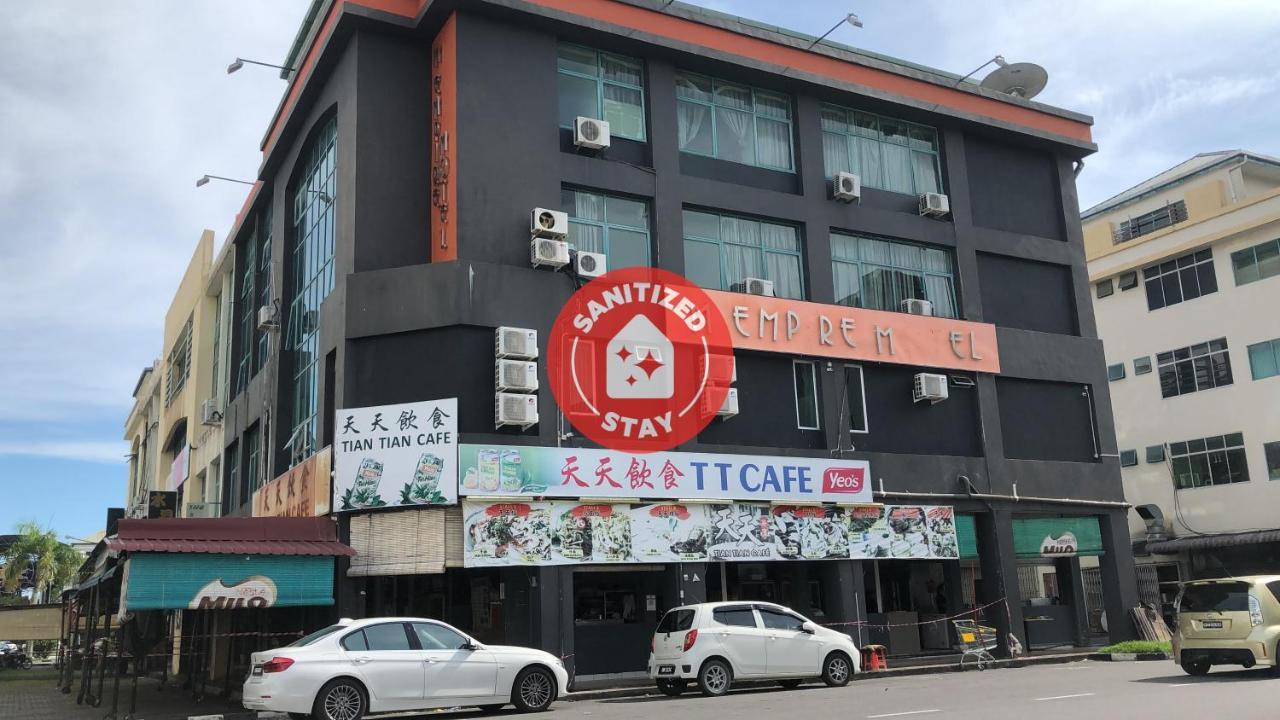 Super Oyo 90668 Joy Inn Miri Exterior foto