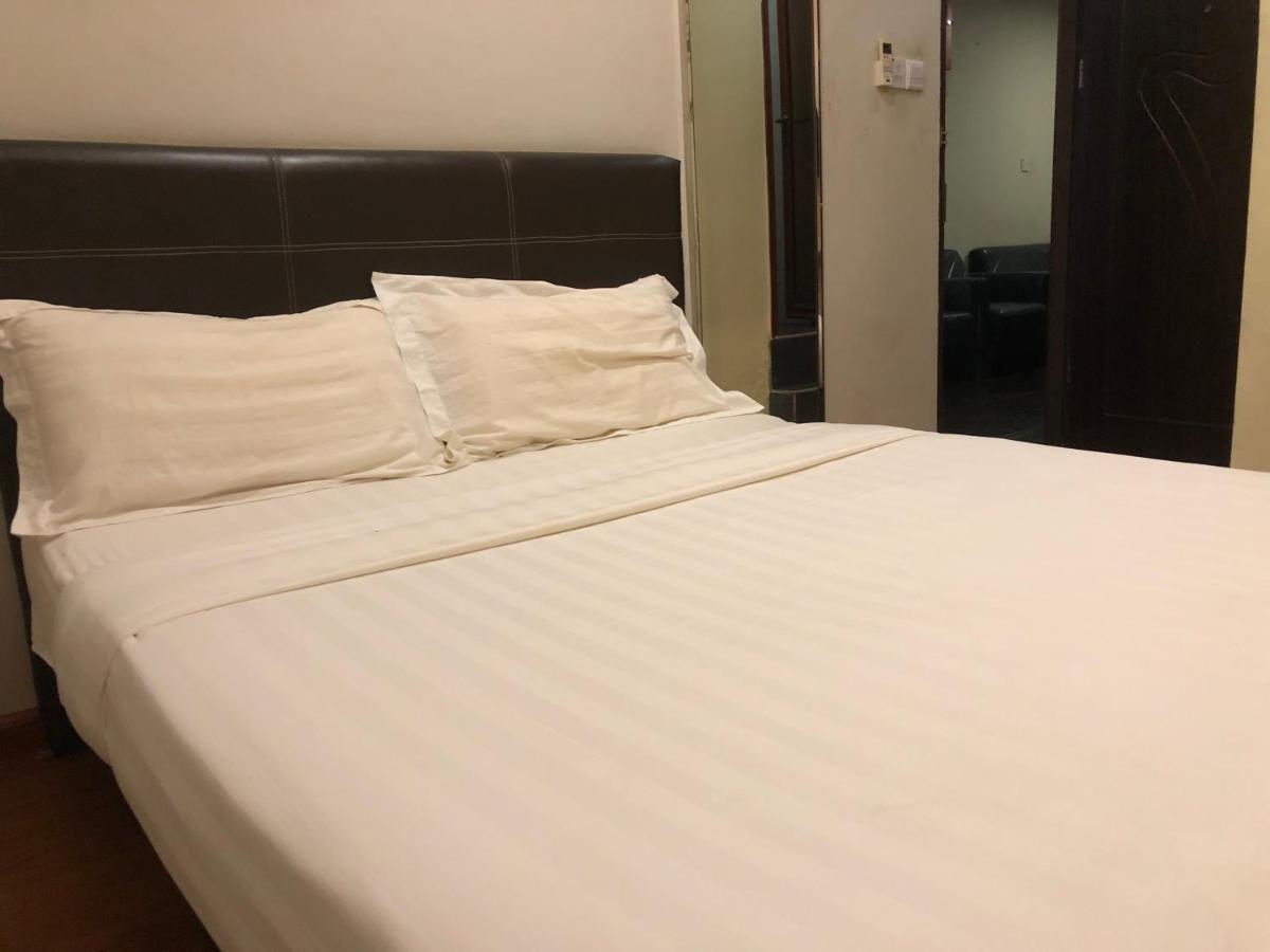 Super Oyo 90668 Joy Inn Miri Exterior foto